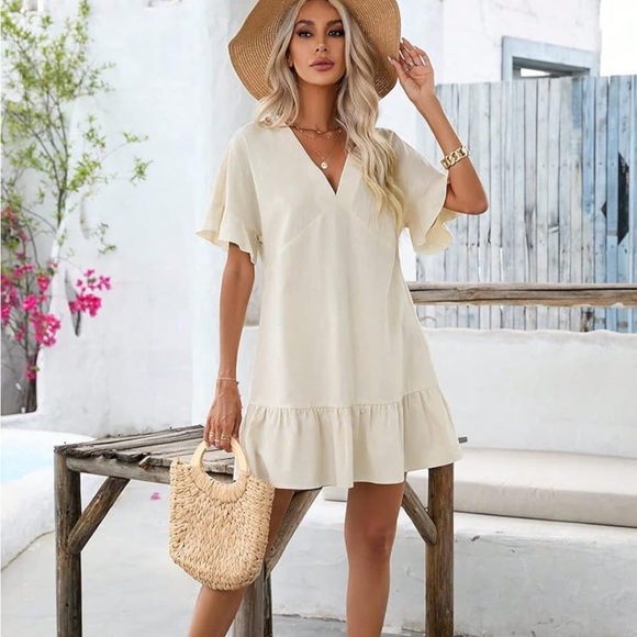Cupshe Other - Cupshe Cream V-Neck Ruffle Dress